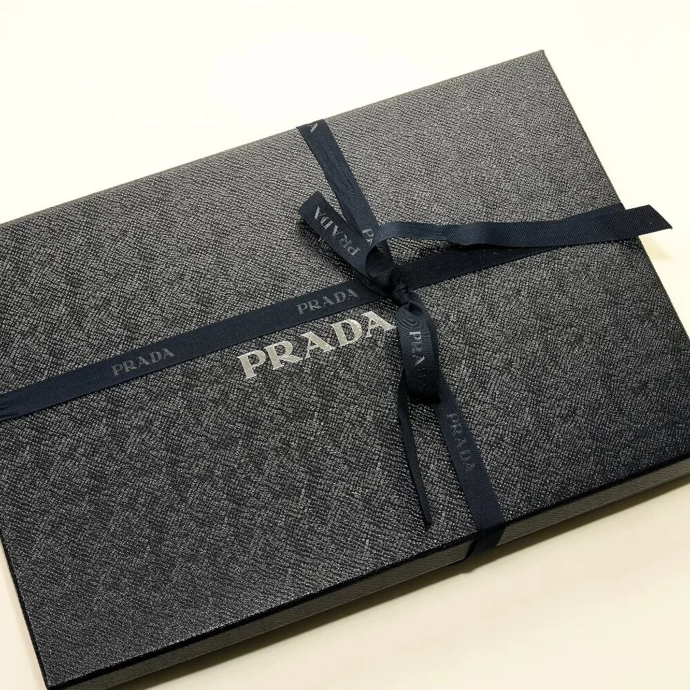 Authentic Prada Saffiano Whale Clutch – Model 2VH073 - Picture 8 of 8